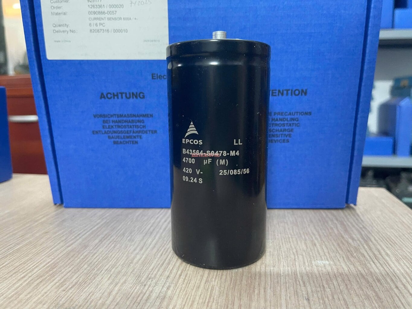 B43564-s0478-m4-tu-cong-suat-bien-tan-keb-4700uf-420-v