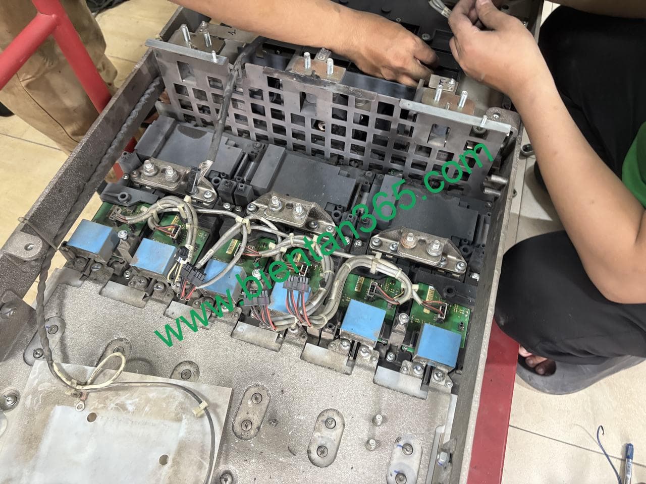 Kiem tra sua chua bien tan danfoss bi no igbt