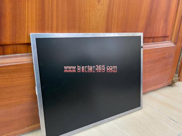 Man-hinh-lcd-sharp-15-inch-tft